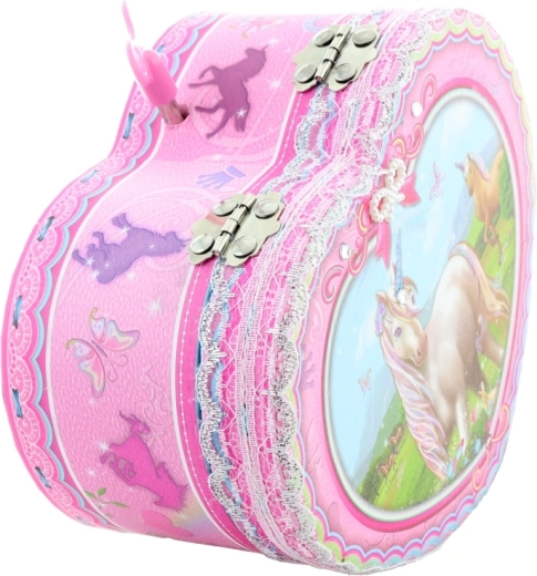 Romantický srdcový dizajn s jednorožcom