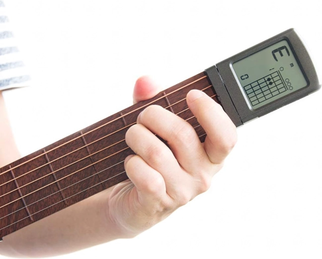 Reálny hmatník s oceľovými strunami