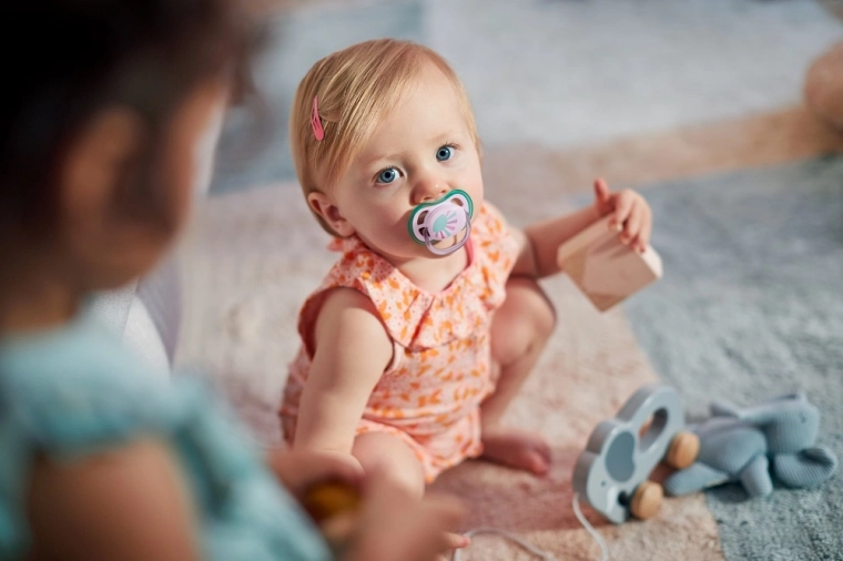 Ortodontická silikónová sacia časť s prirodzeným pocitom