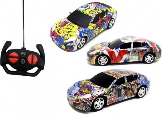 Auto na diaľkové ovládanie s graffiti