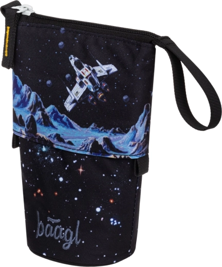 Pevný a vodoodolný materiál