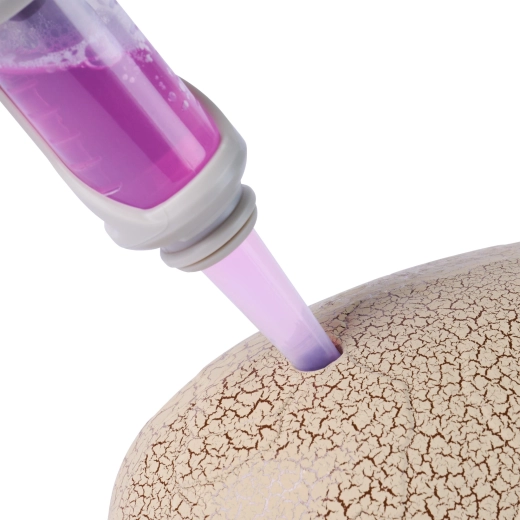 Realistické praskanie škrupiny a moment prekvapenia