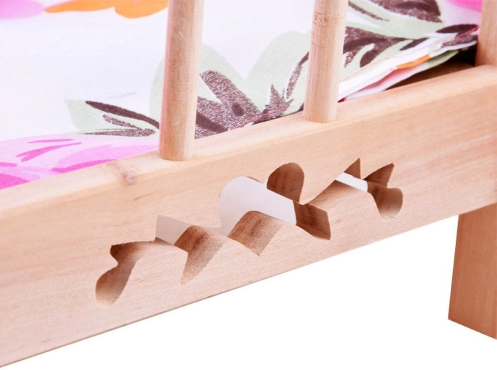 Prírodné drevo a pevná konštrukcia