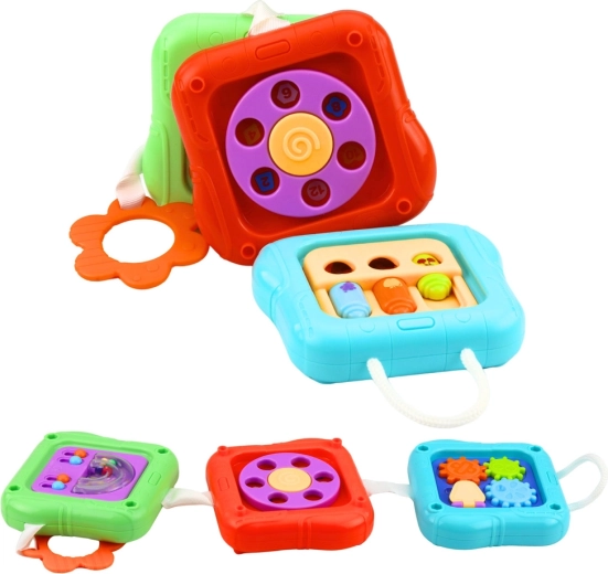 Variabilná hra: kocka aj 3 obojstranné panely