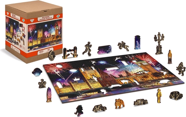 Drevené puzzle Londýn v noci s ohňostrojom