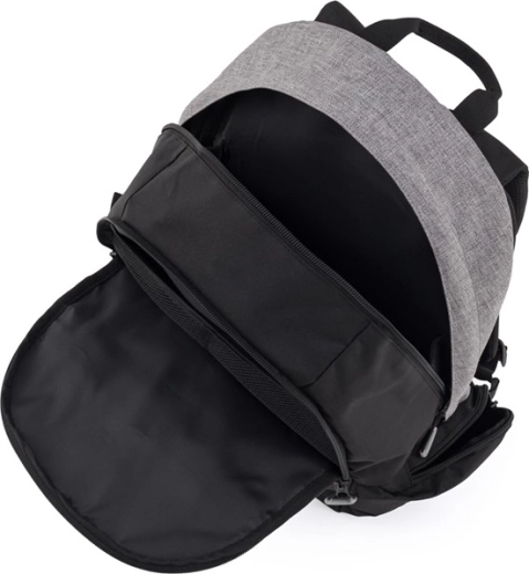 Trojkomorová organizácia a vrecko na notebook