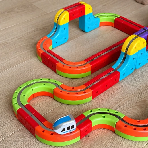 Nabíjací vláčik s USB káblom