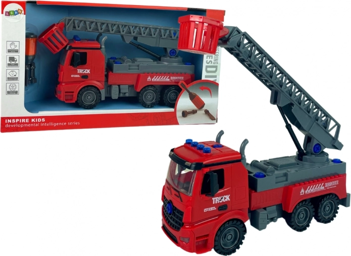Hasičské auto na montáž – červené DIY so skrutkovačom