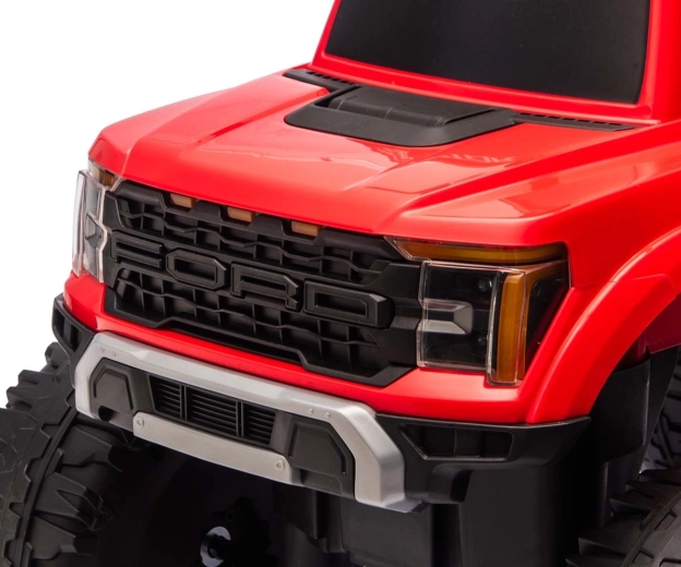 Realistický dizajn Ford F-150 Raptor a LED svetlá