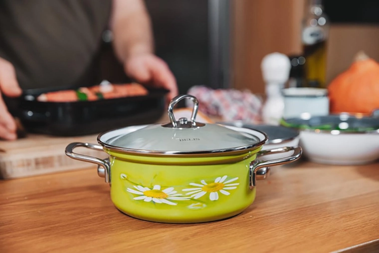 Kompatibilný s indukciou a vhodný do umývačky