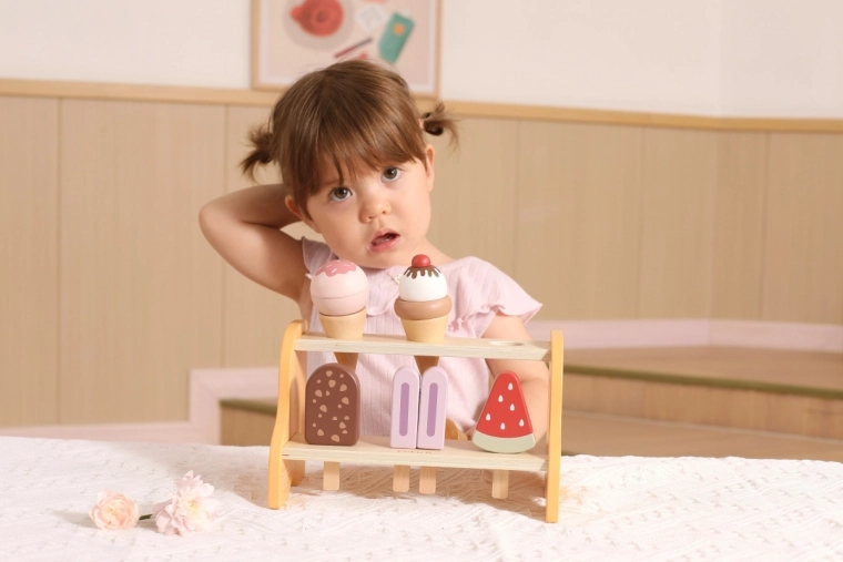 Kreatívna hra na obchod pre malých kuchárov