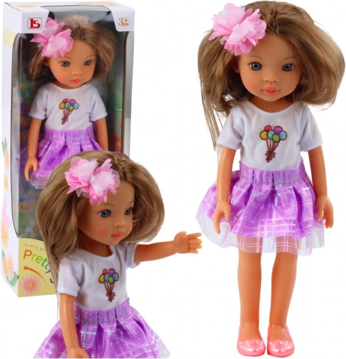 Bábika Pretty Girl vo fialovej sukničke a s dlhými hnedými vlasmi