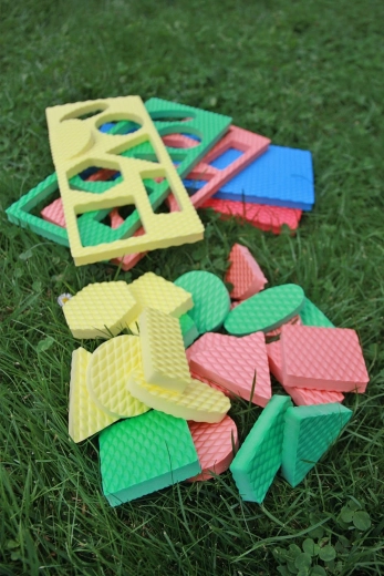 Geometrické tvary v penových tabuliach