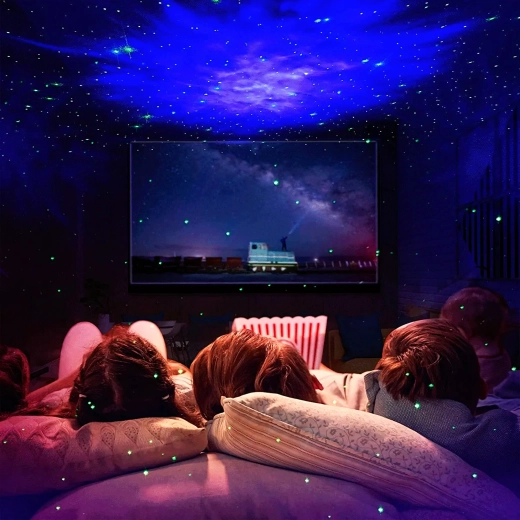 8 režimov projekcie a nastaviteľný jas