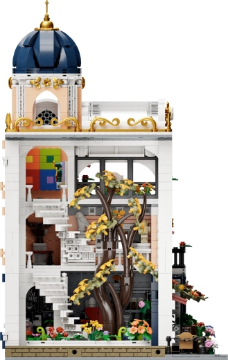 Kvetinové átrium a točité schodisko