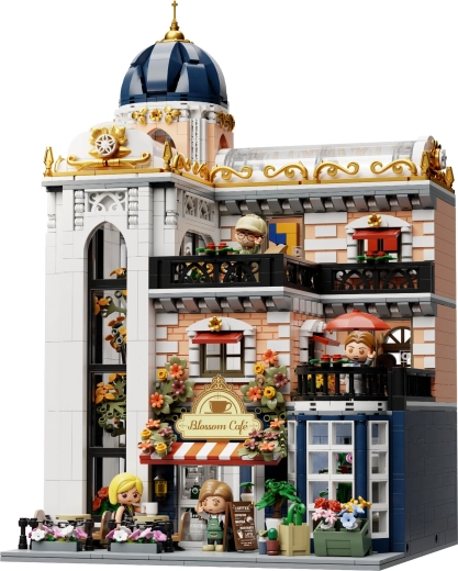 Trojposchodová architektúra s kupolou