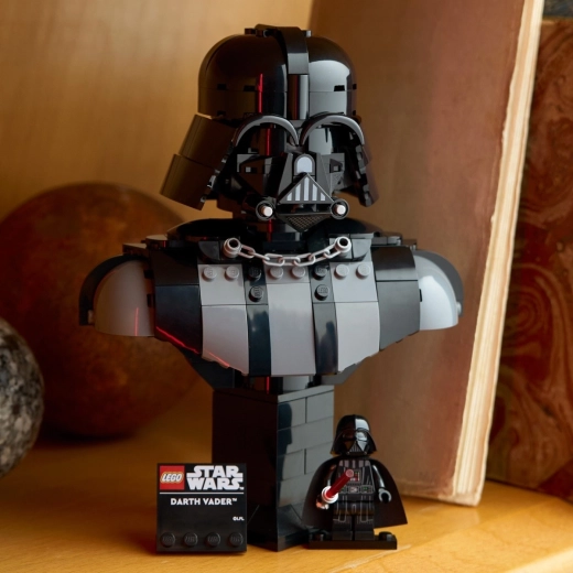 Dekorácia na podstavci s minifigúrkou
