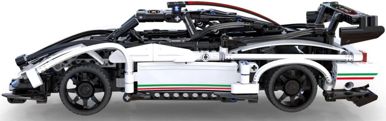 Realistický pretekársky dizajn