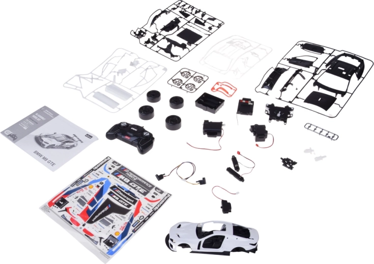 Postav, polep a jazdi: 74 precíznych dielov