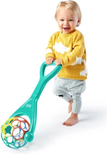 Podporuje prvé krôčiky