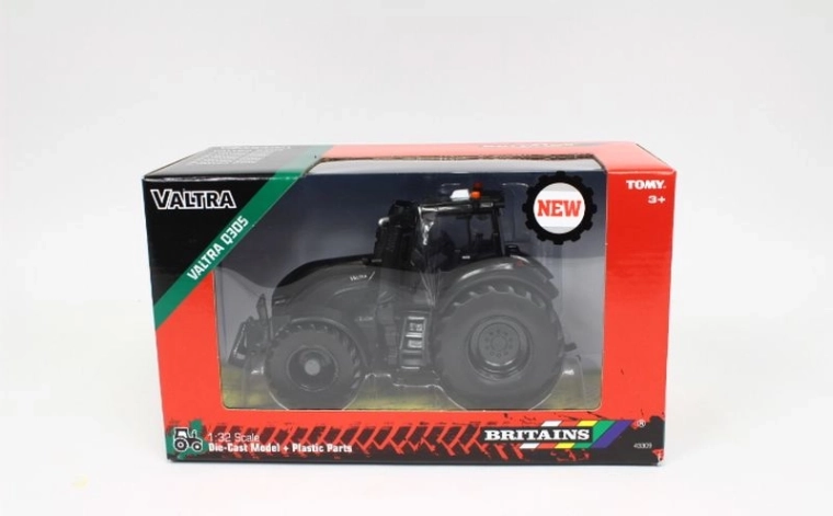 Britains traktor Valtra Q305 čierny
