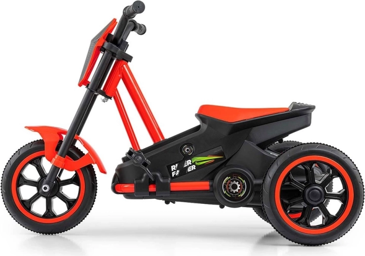 Stabilná trojkolová konštrukcia v štýle motorky