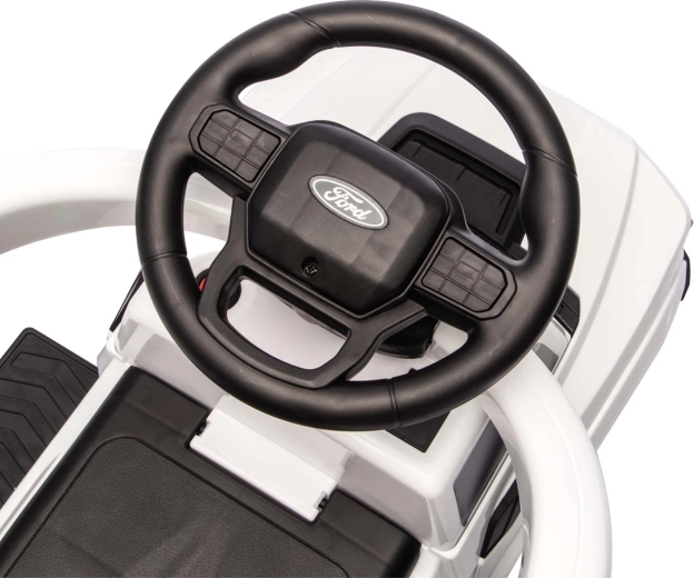 Realistické detaily Ford a volant so zvukmi