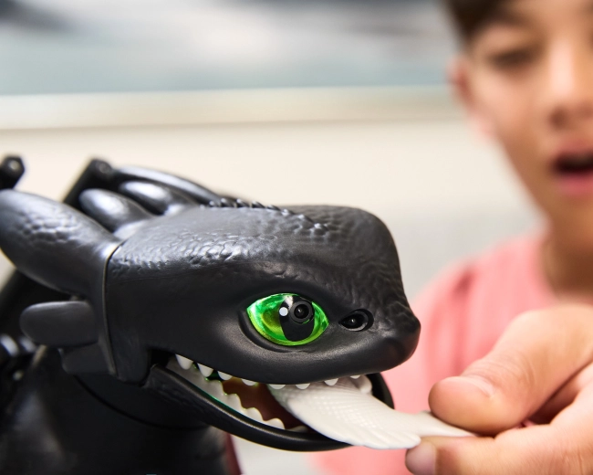 Kŕm a trénuj: reakcie na dotyk aj pohyb