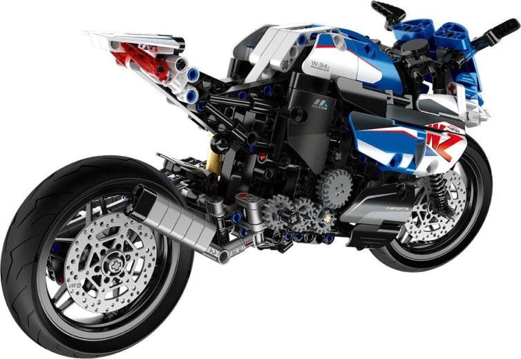 Detailná športová motorka s mechanickým vzhľadom