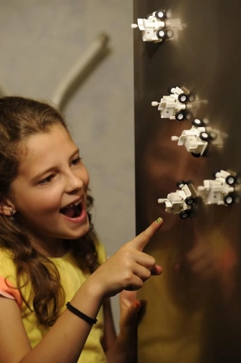 Jazda po zvislých kovových povrchoch