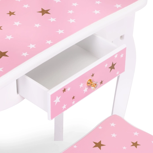 Praktická výsuvná zásuvka