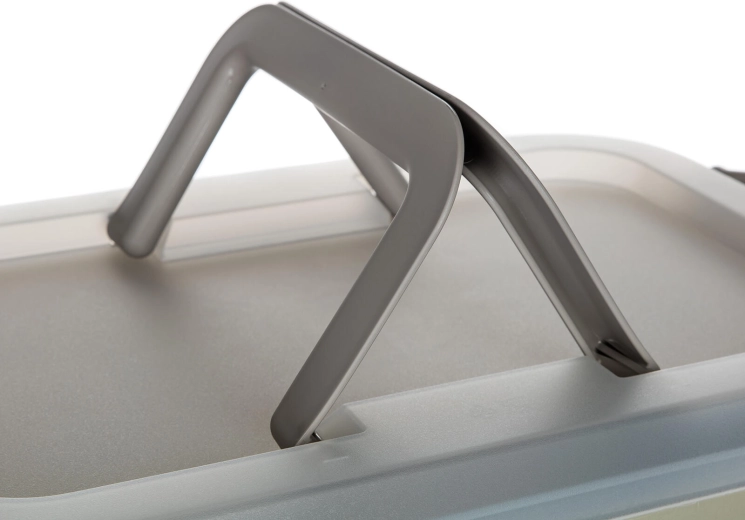 Pohodlné prenášanie vďaka skladacej rukoväti