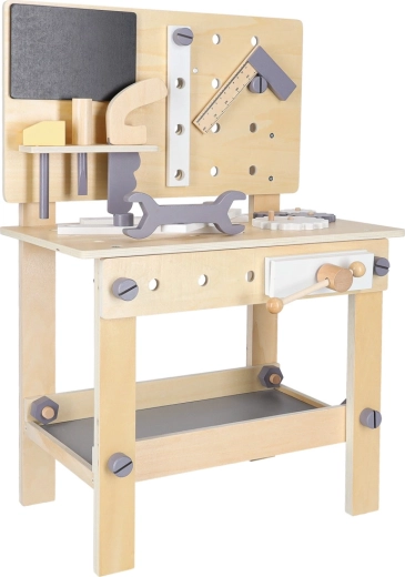 Realistický zverák a pracovná plocha