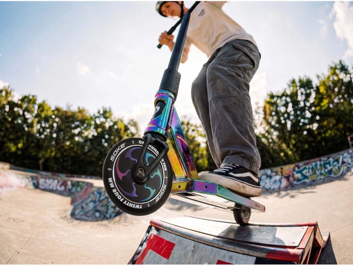 Široký boxed deck pre stabilné grindy