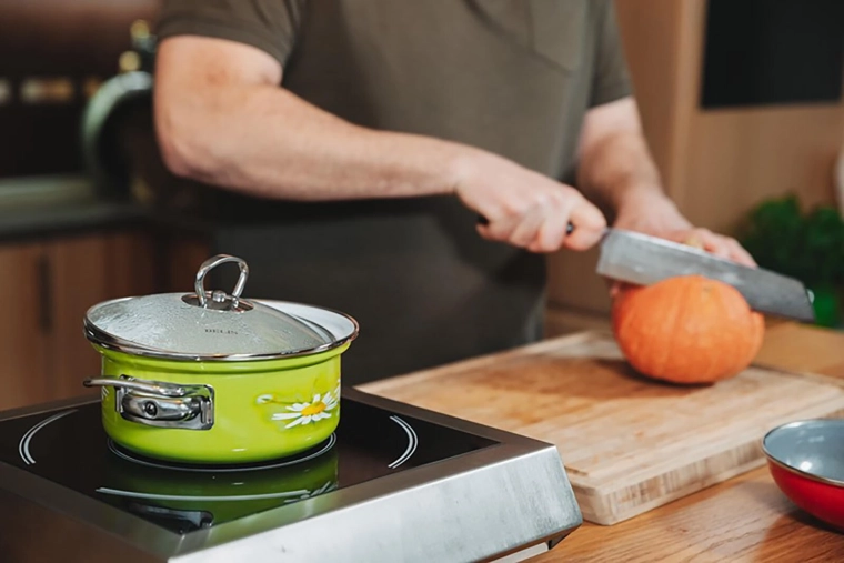 Univerzálne použitie na všetky typy sporákov