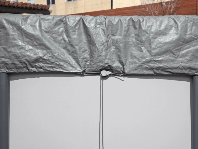 Drenážne otvory proti hromadeniu vody