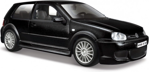 Kompozitný model VOLKSWAGEN Golf R32 v čiernej farbe 1:24