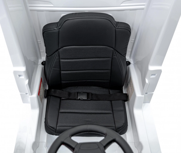 Komfortné sedadlo z eko kože s pásmi