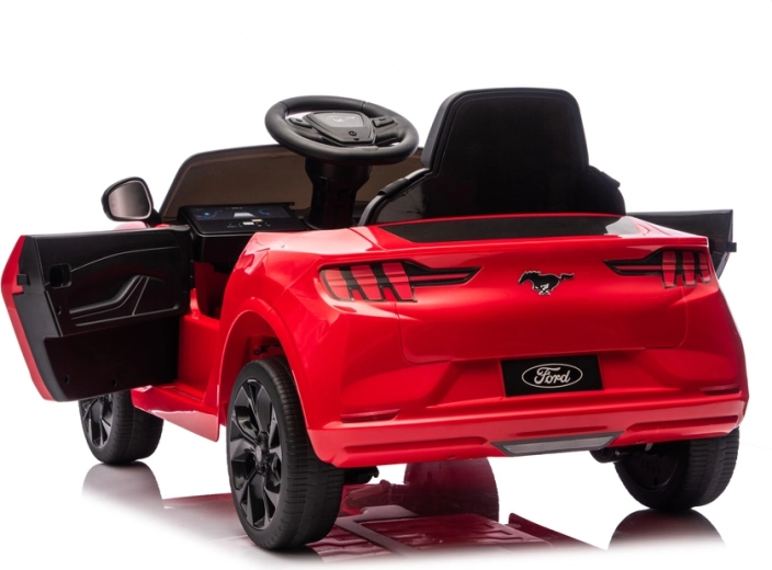 Otváracie dvere a pohodlné nastupovanie