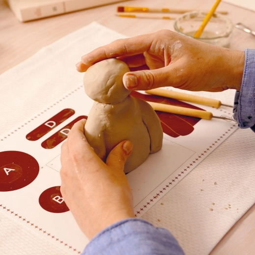 Mäkká a tvárna hlina na jemné detaily