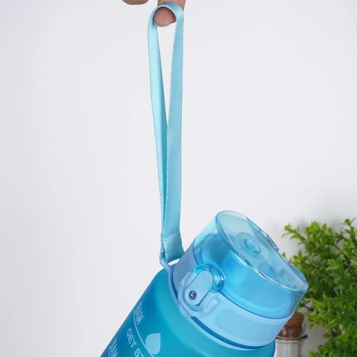 Tesné flip viečko a náustok na jedno stlačenie