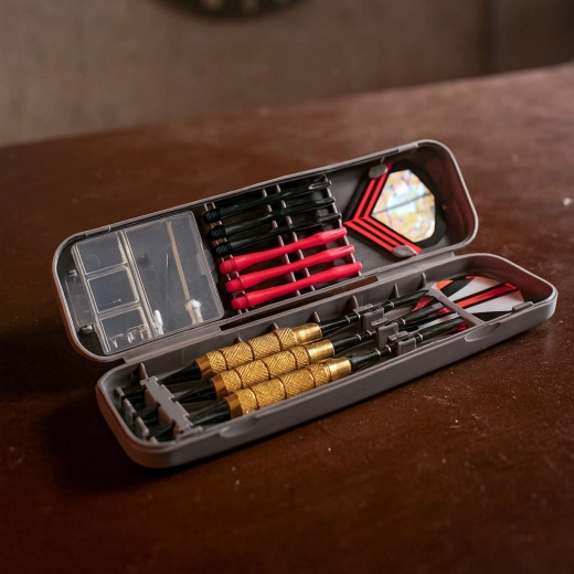 Mosadzné teliesko a istý rýhovaný úchop