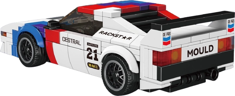 Športový model plný detailov