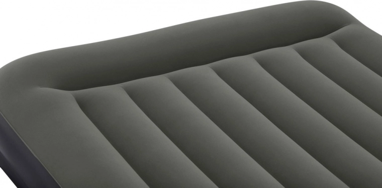 Pohodlný velúrový povrch a integrovaný vankúš