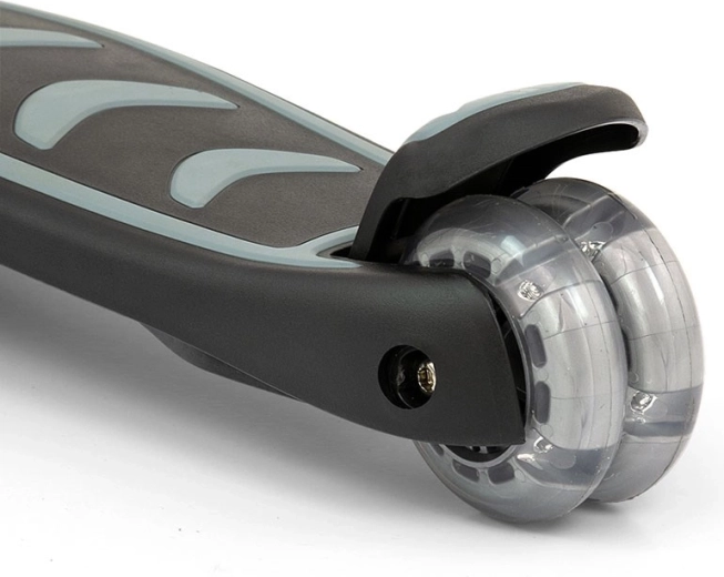 Stabilná trojkolesová konštrukcia s dvojitým zadným kolieskom