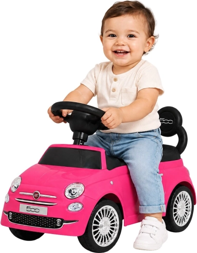 Úložný priestor pod sedadlom a licencovaný dizajn Fiat 500