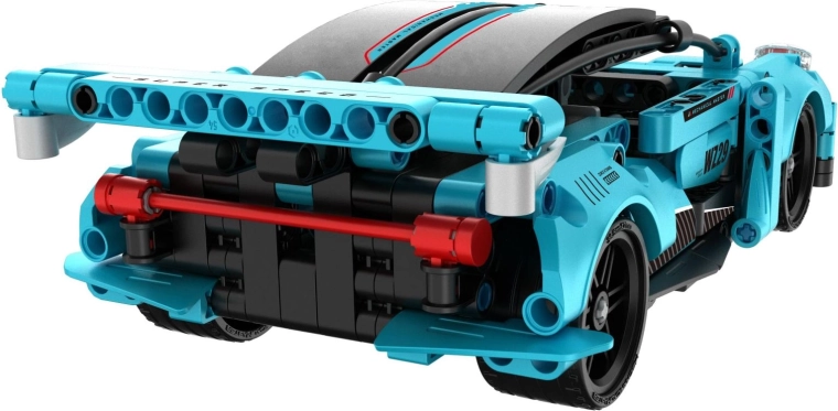 Realistické detaily a technic štýl