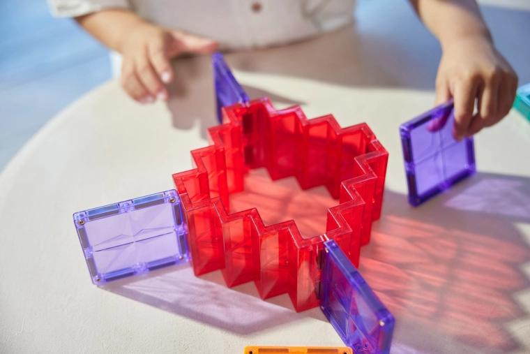 Pevné magnetické spojenie a stabilné 3D tvary