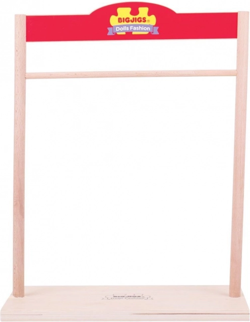 Drevený vešiak na šaty pre bábiky Bigjigs