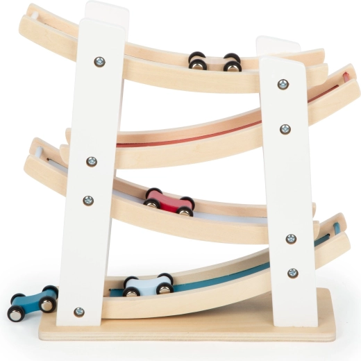 Prírodné drevo a odolná konštrukcia